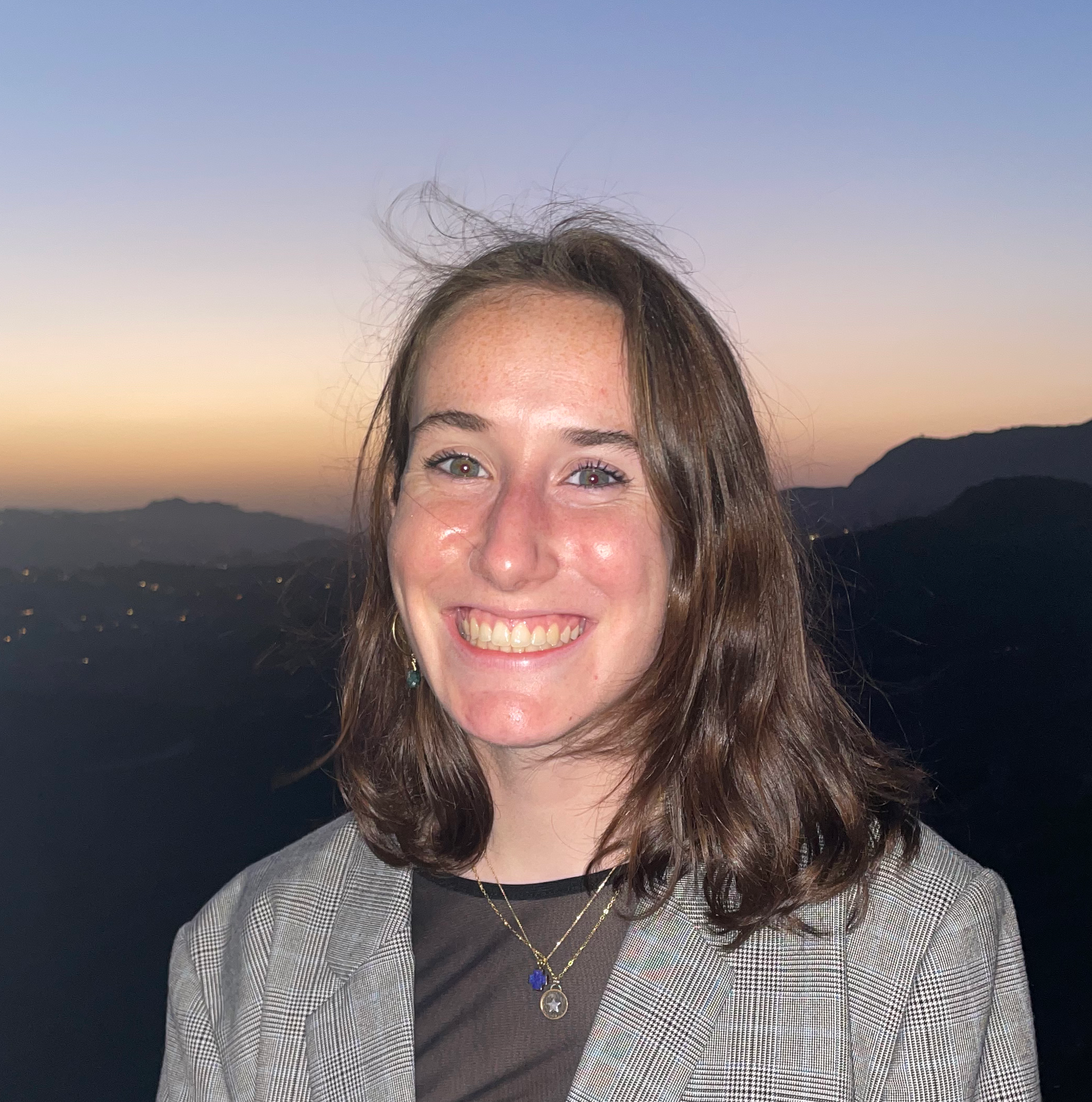 Go to the profile of Ana Eveleigh