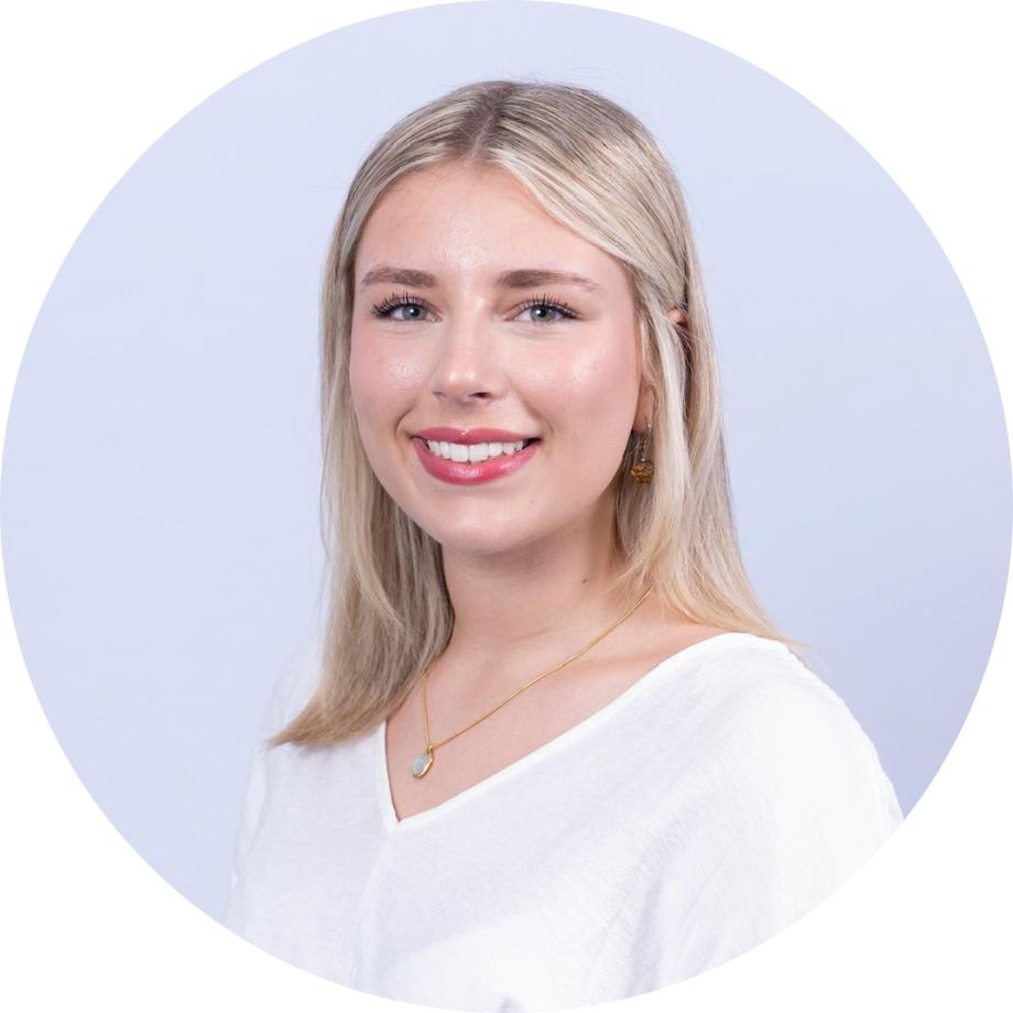 Go to the profile of Charlotte Knee