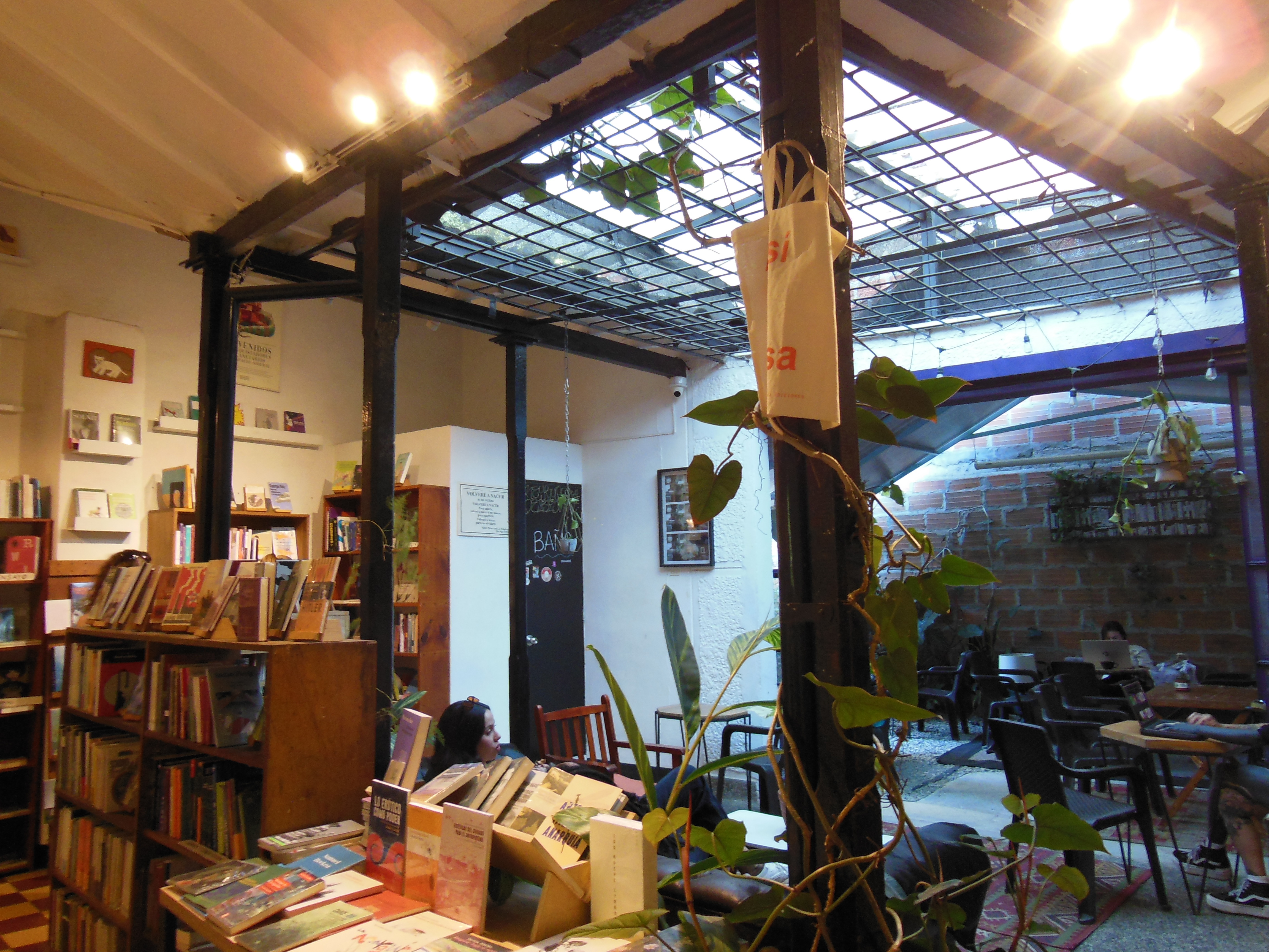 LiA Week 2 Reflection: Visiting local cultural cafés and conducting interviews
