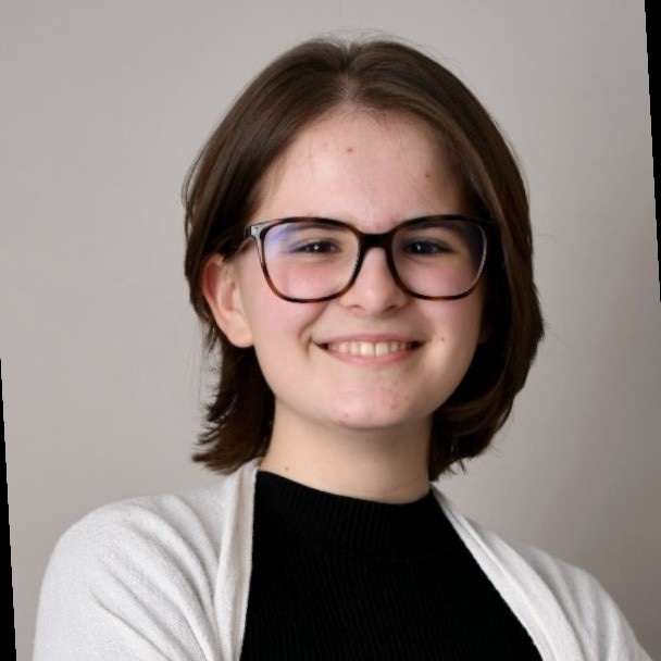 Go to the profile of Ella Majer