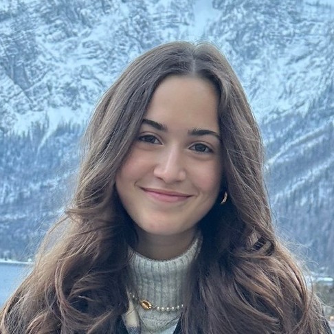 Go to the profile of Bruna Caillaux di Napoli