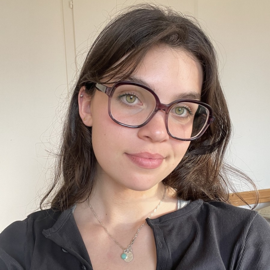 Go to the profile of Zoé Corlouer