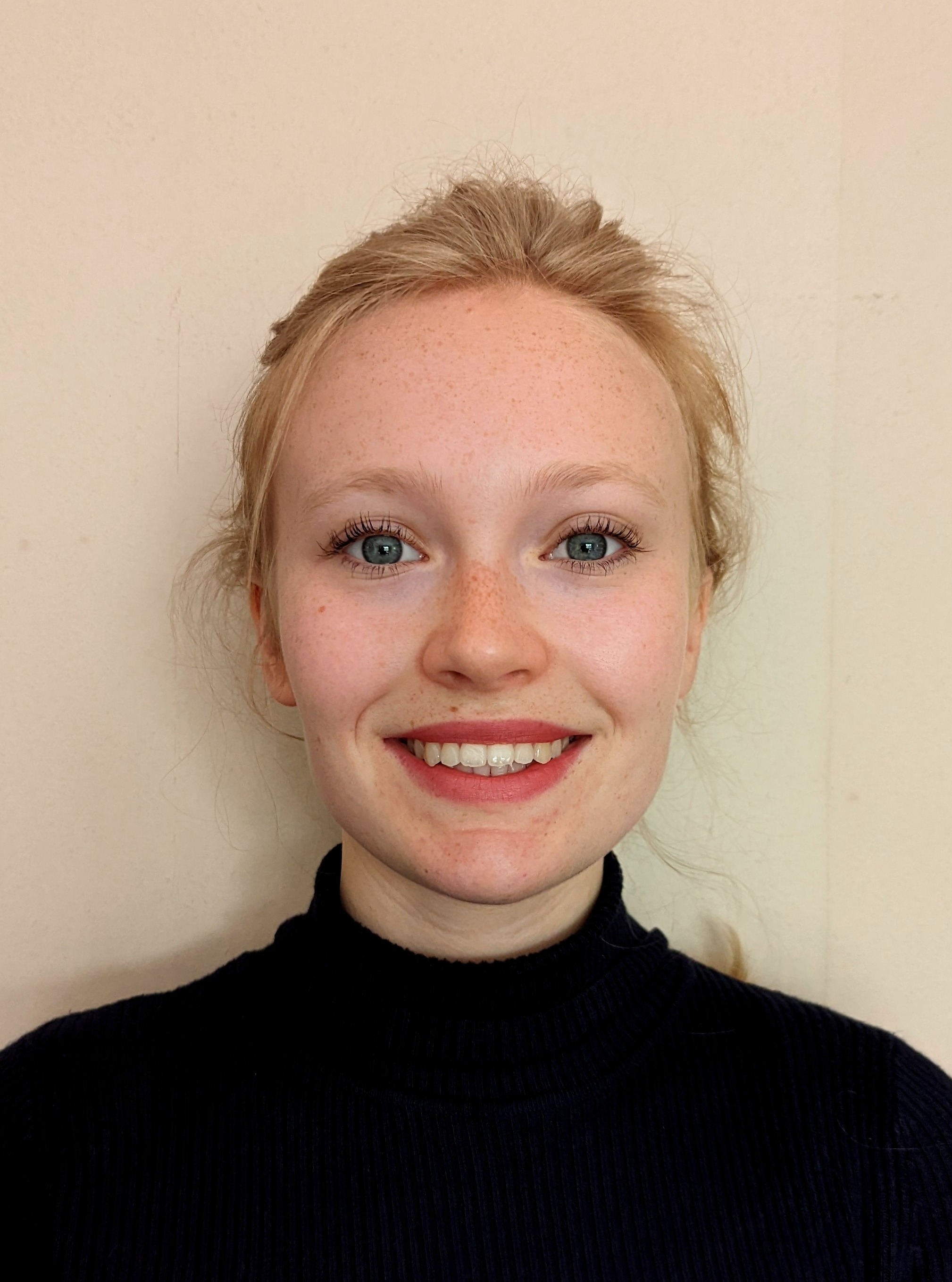 Go to the profile of Ellesha Fielding