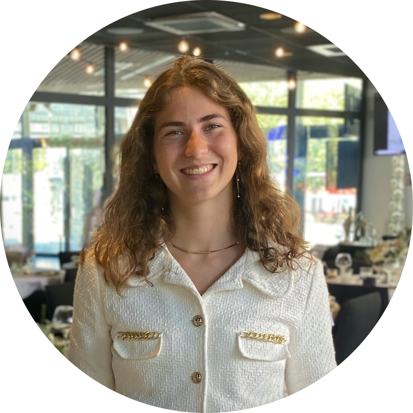 Go to the profile of Emma Willaume